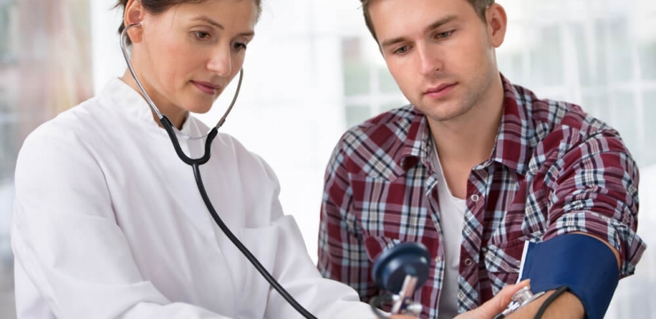 Por que o acompanhamento médico é tão importante para adolescentes?